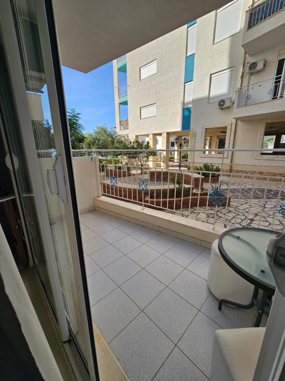 Redsun Apartment Vlorë Exterior foto